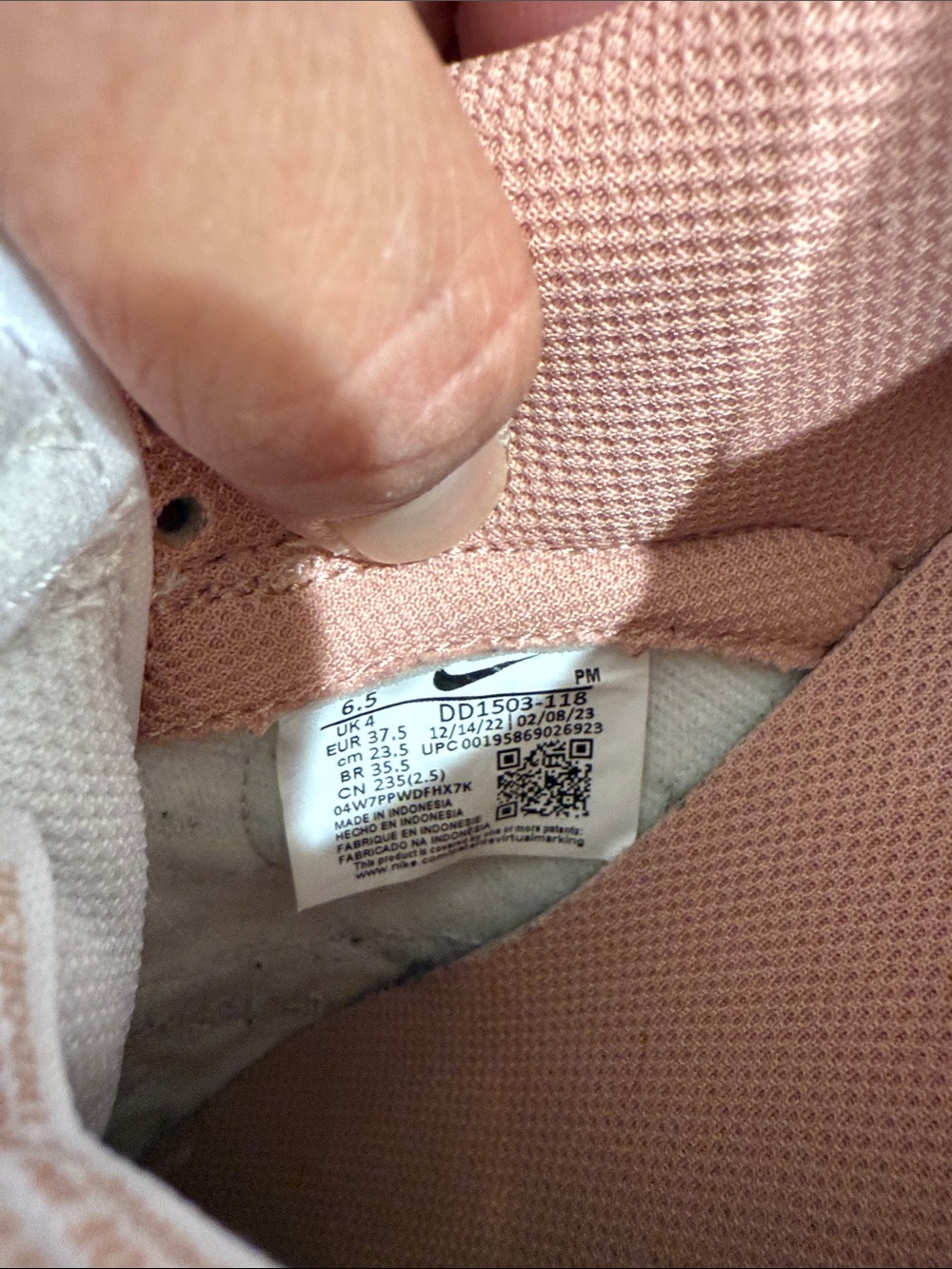 Nike Dunk Low-Top Sneakers in Blush Pink and White Rose Whisper 6.5 Womens - Picture 6 of 8